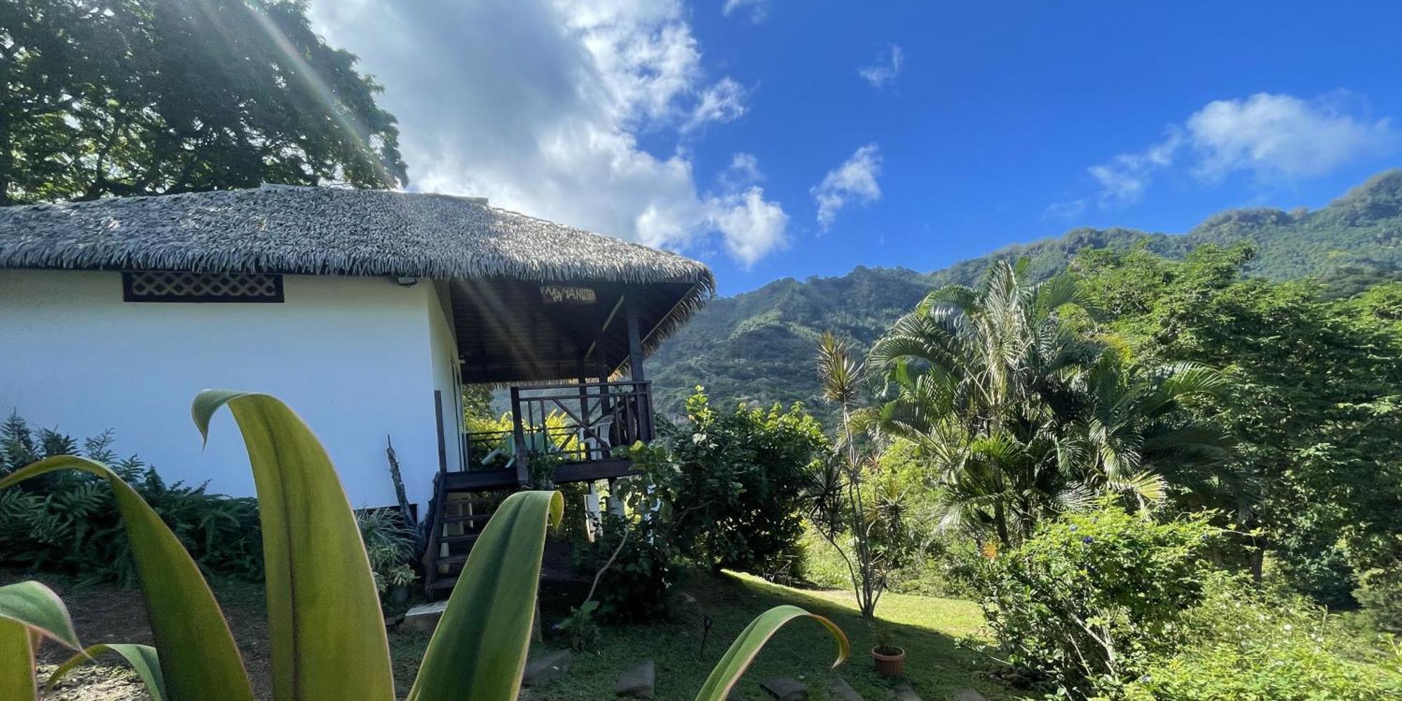 Fare Manutea Hotel Nuku Hiva Exterior foto